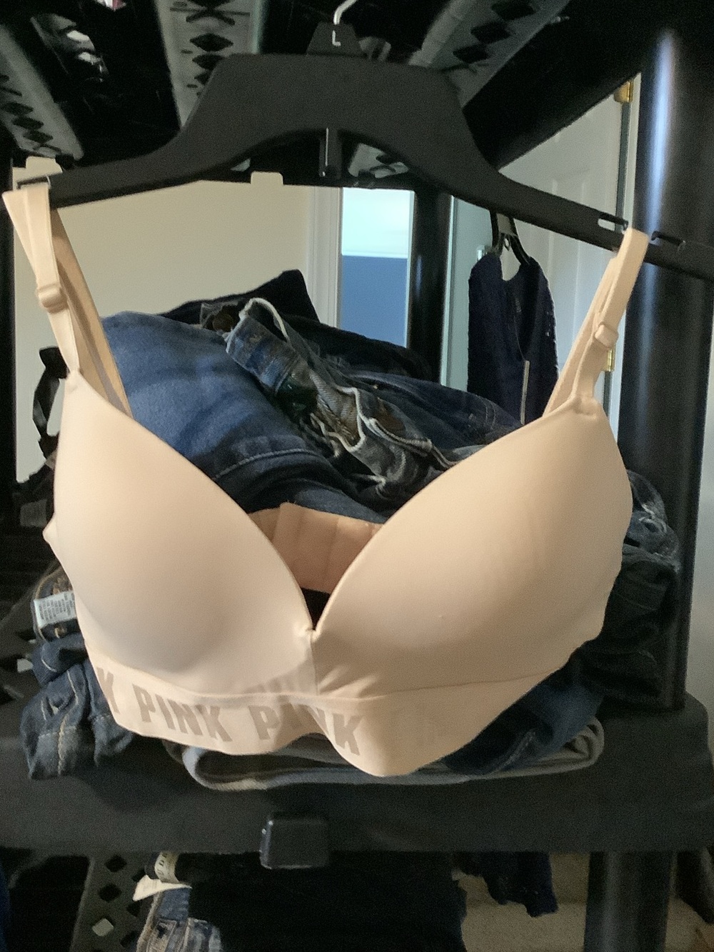 PINK Victoria's Secret Light Nude Seamless‎ Molding Bra